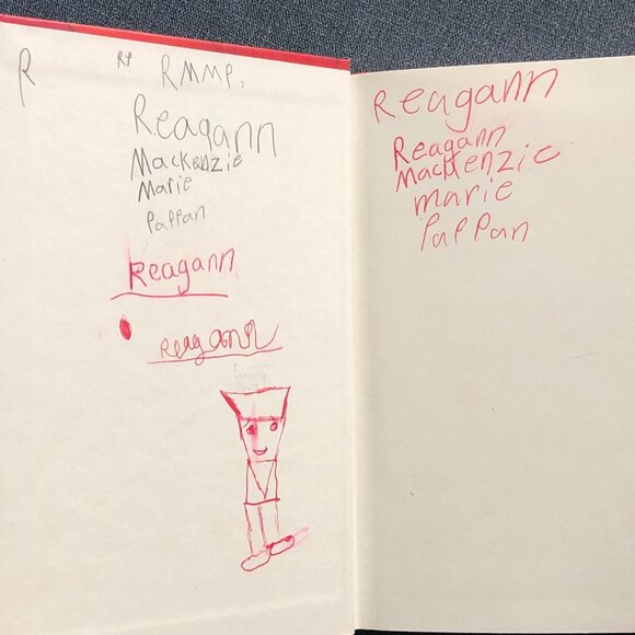 Ever After High - Next Top Villain Book - Picture 5 of 6